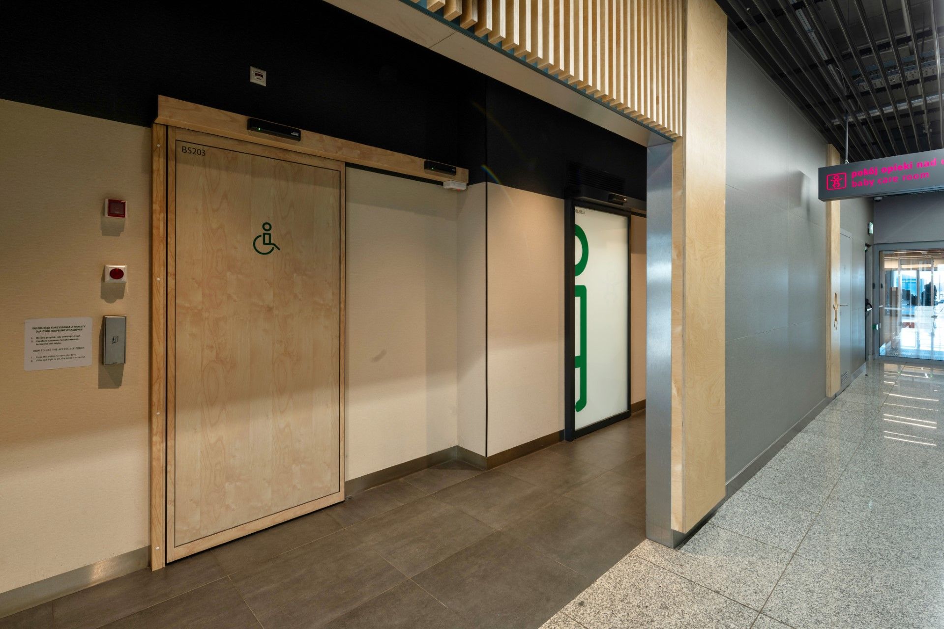 Portes WIŚNIOWSKI à l'aéroport de Katowice