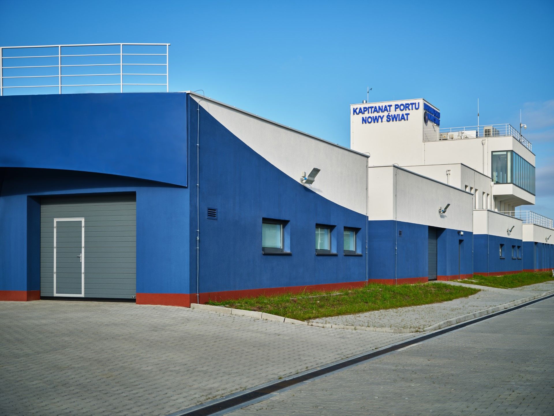 Portes WIŚNIOWSKI à la capitainerie de Nowy Świat