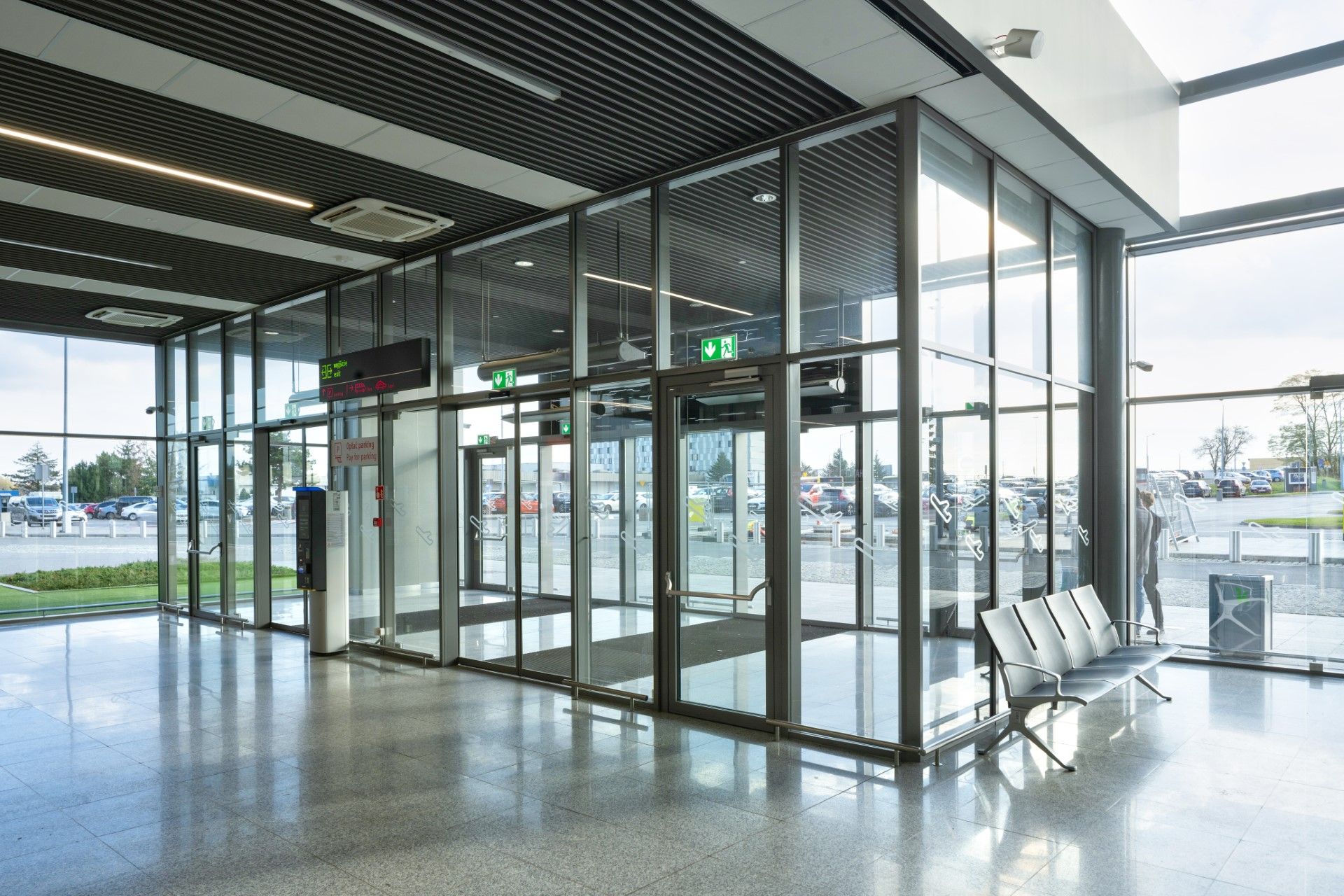 Façades de l’aéroport de Katowice