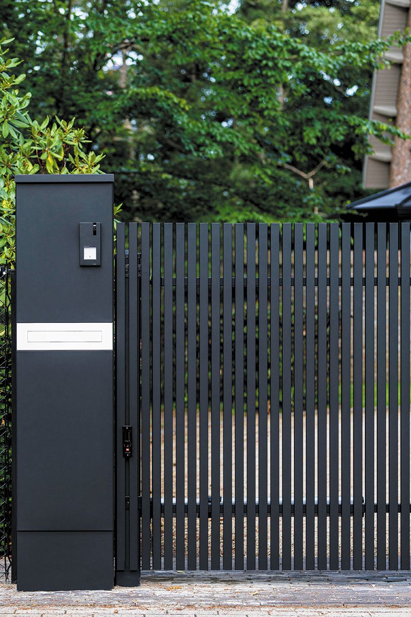 Poteaux de clôture avec fente à lettres